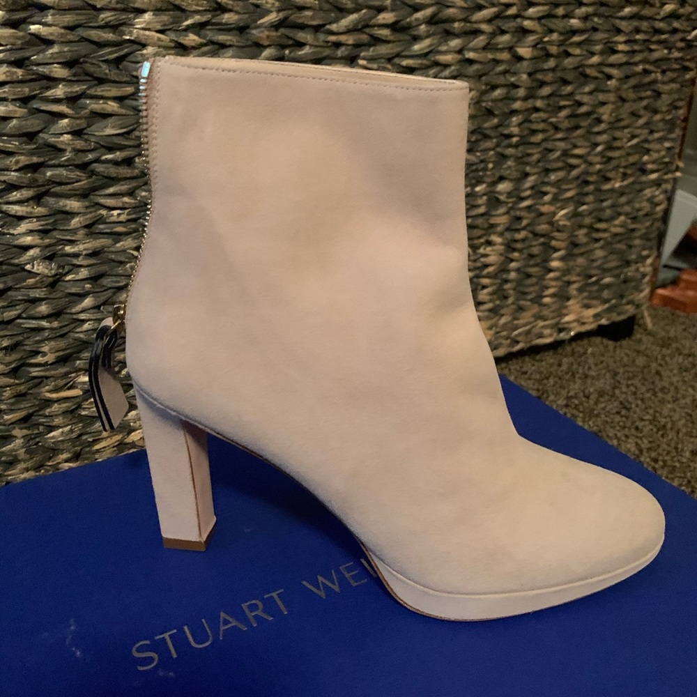NIB Stuart Weitzman Delphine pink Booties